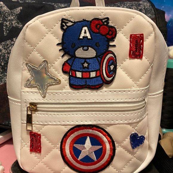 Hello Kitty Captain America mini backpack - Picture 1 of 4